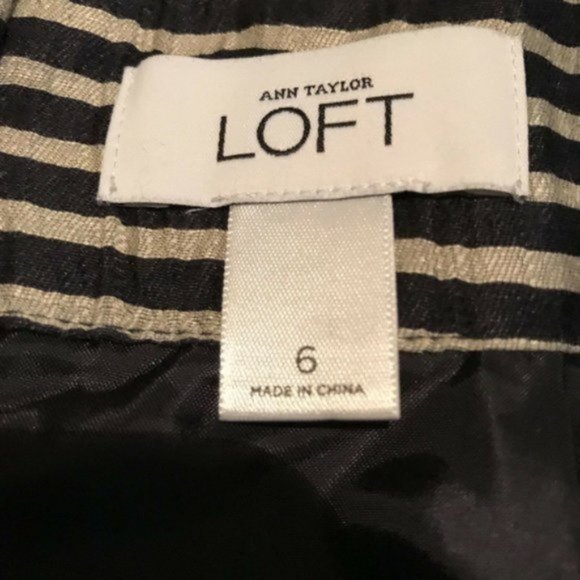 Ann Taylor LOFT | Striped Navy Pencil Skirt | Sz 6 - Picture 6 of 9